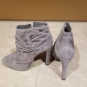 Gianni Bini booties